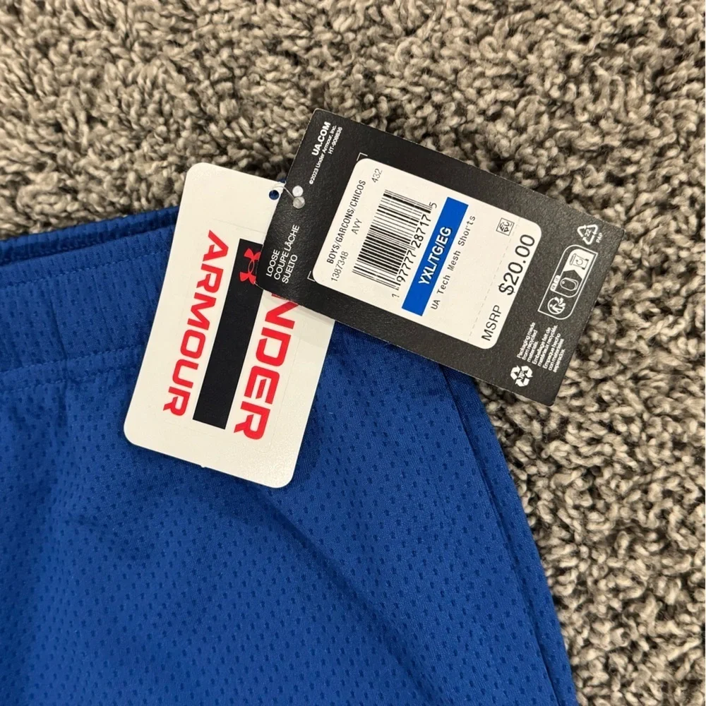 NWT boys Under Armour Athletic Shorts in Royal Blue, size XL.